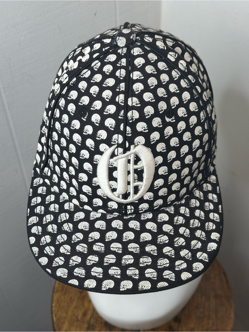 Obey Large or XL Black & White Skull Pattern Baseball Cap